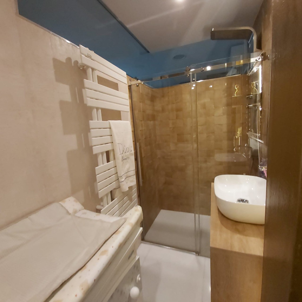 400097100076 190657.jpg