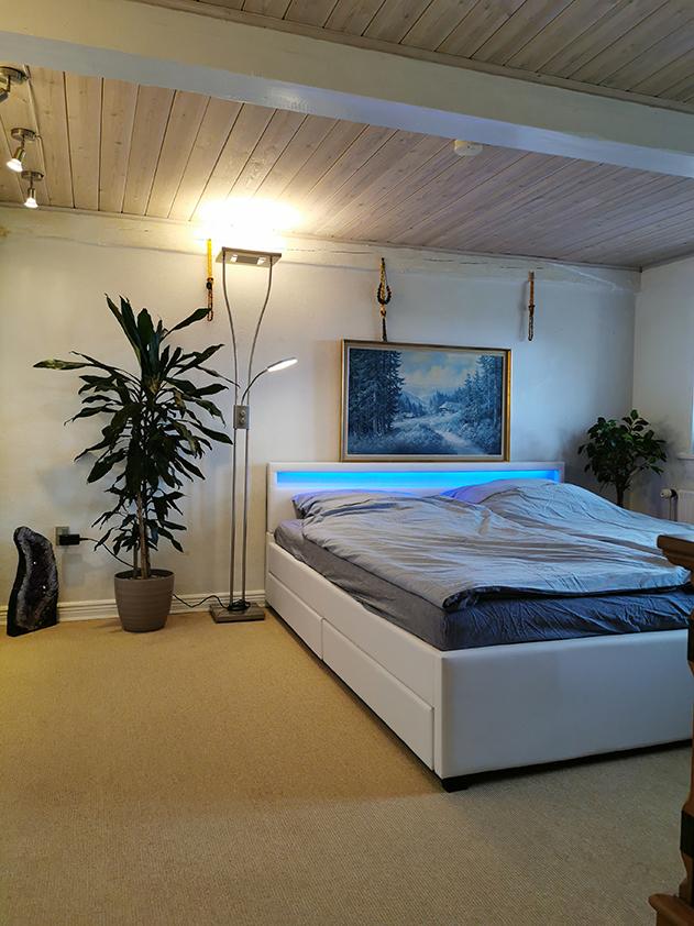 Haus 50 Schlafzimmer 01.jpg