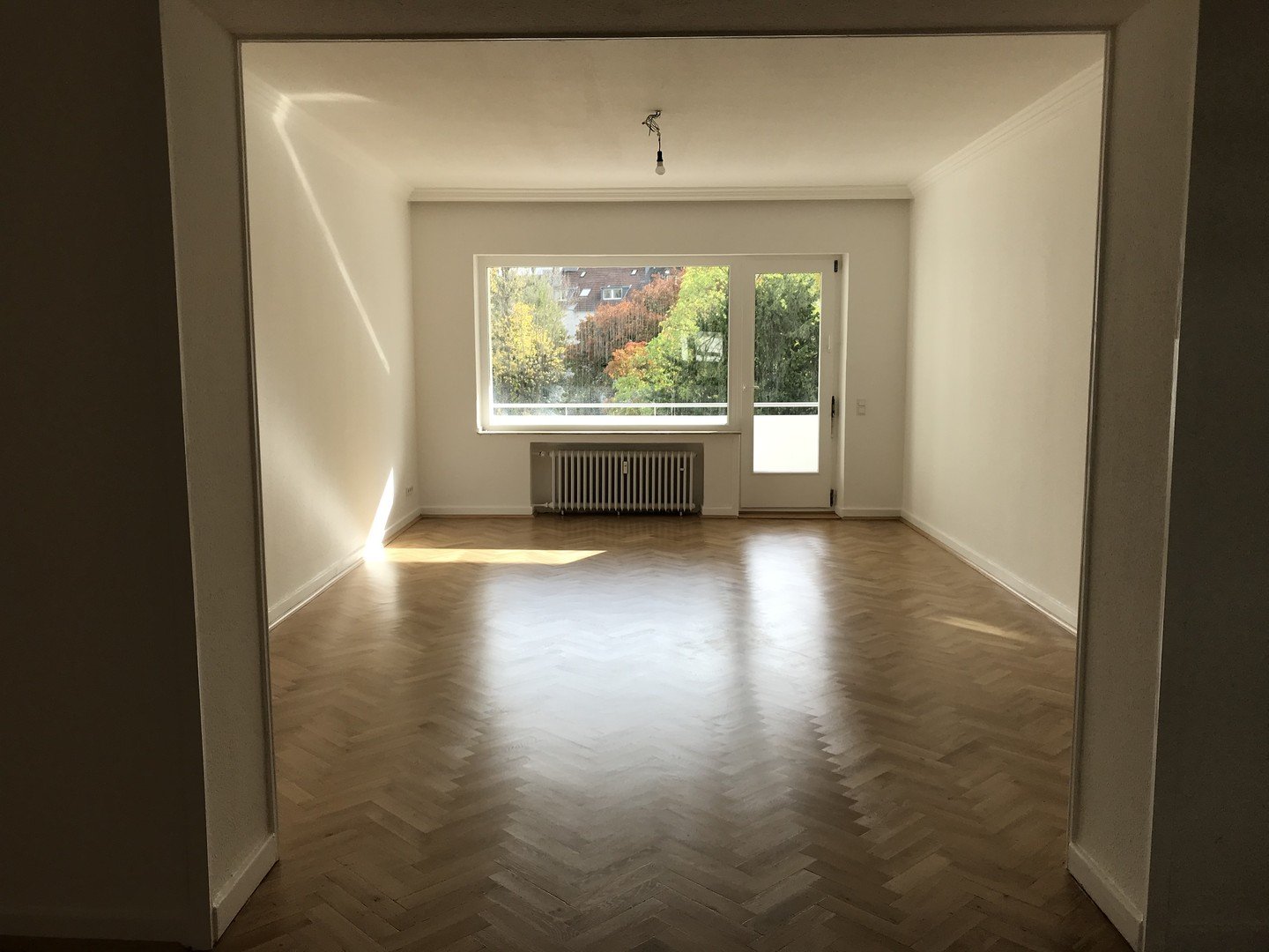 Repräsentative 3 bis 4-Zi.-Wohnung mit Loggia und freiem Blick ins Grüne im Düsseldorfer Zooviertel