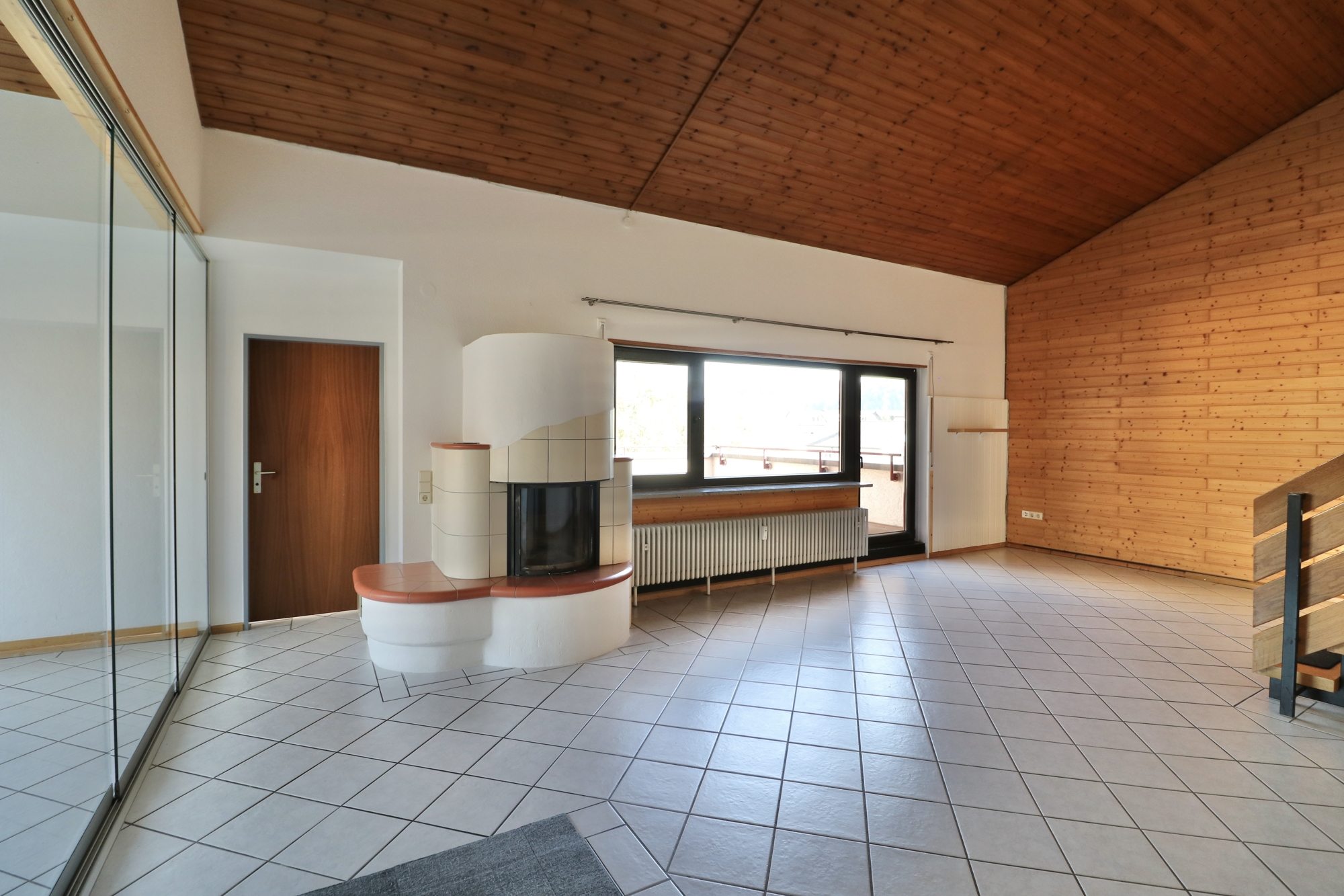 Ihr neues Zuhause in Steinen: Große 4,5-Zimmer Wohnung über 3 Ebenen mit 3 Dachterrassen u. Garage