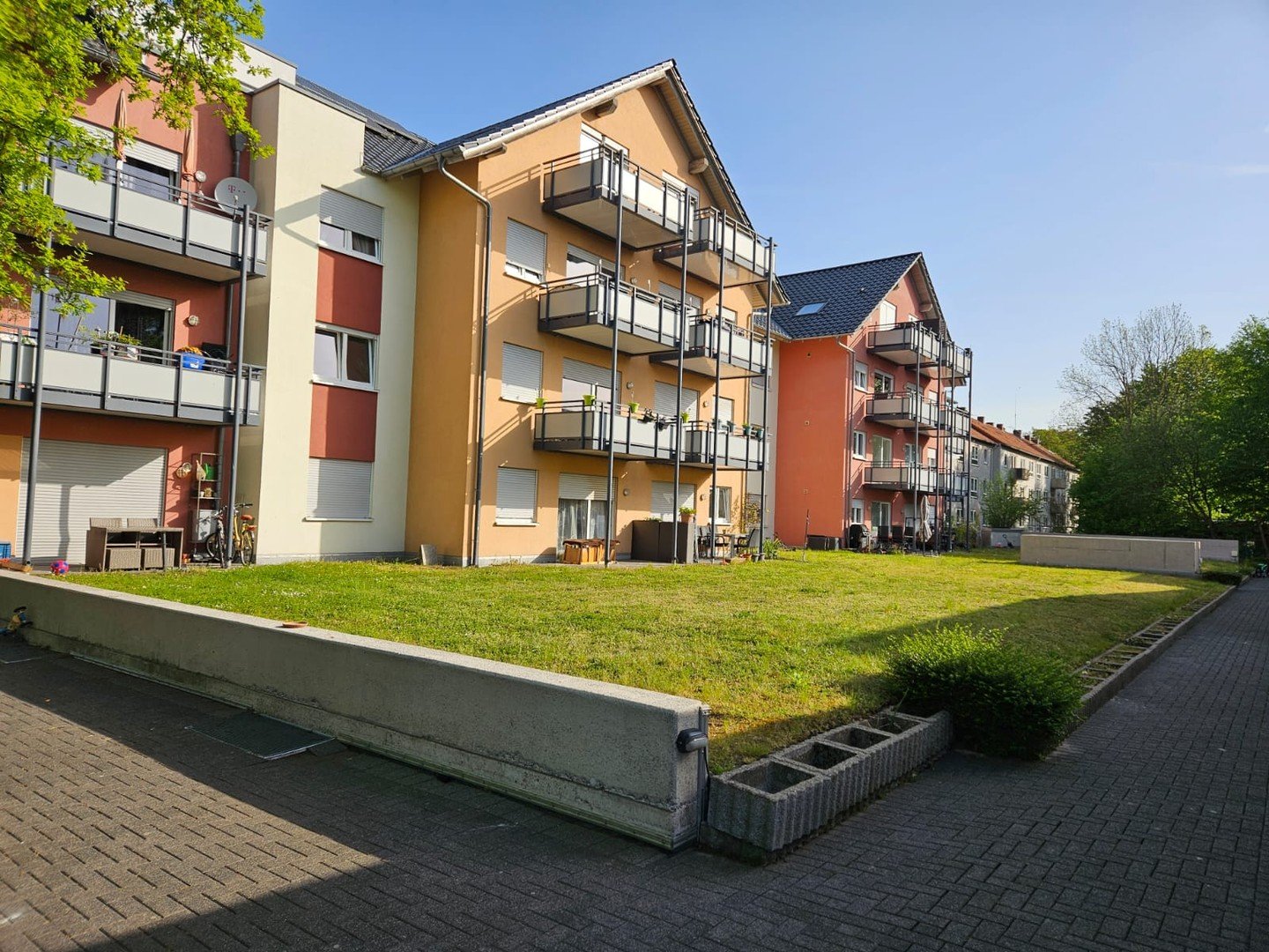 MFH Bielefeld a.d.Landwehr mit 30 Wohnungen, Mietrendite ca. 5%