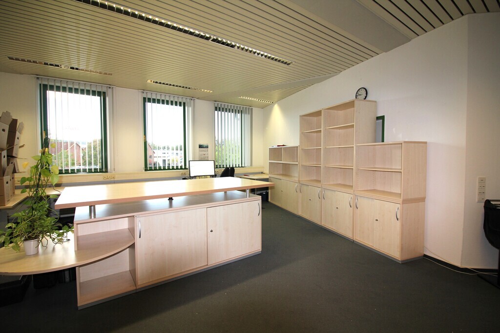 Klasse Bueroraeume im Gruenderzentrum - Moebliertes Buero mit viel Stauraum