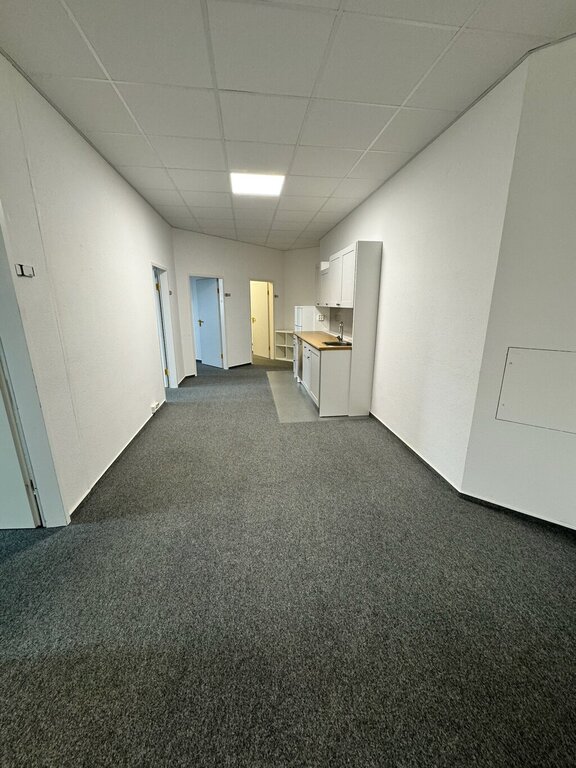 Klasse B?ror?ume im Gr?nderzentrum - B?roeinheit mit 4 R?umen und Flur