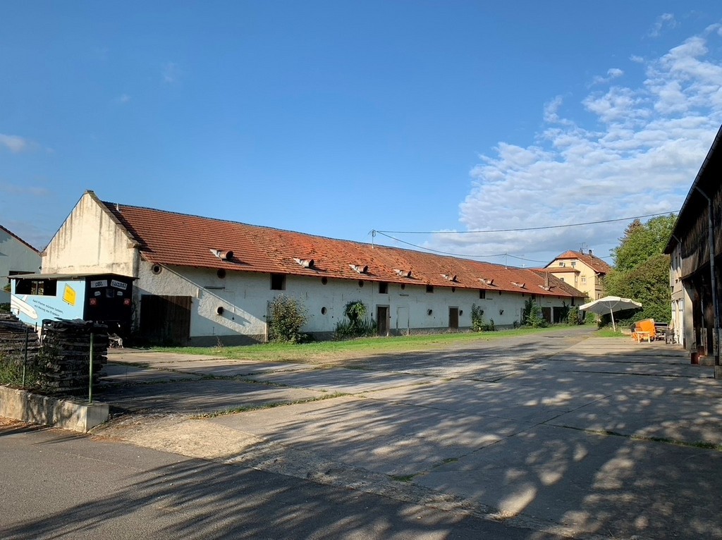 Gewerbehalle/Gutsscheune in Höllrich zu vermieten