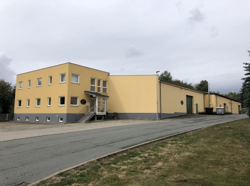 Moderne Produktionshalle mit Bürotrakt und Sozialräumen in Grünhain (VERMIETUNG)