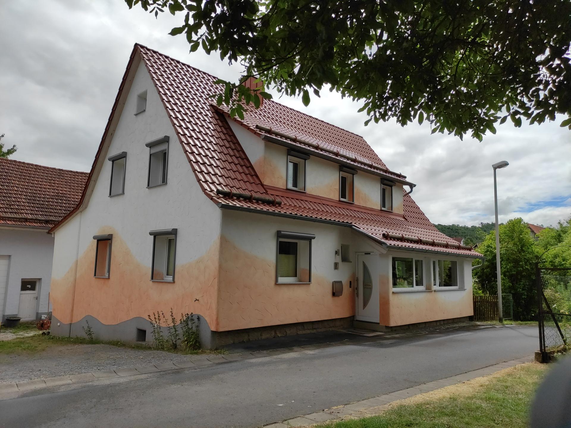 Ruhig gelegenes Haus in Reichenbach, mit massiv gemauerter Scheune (2. Wohn- / Geschäftshaus !?)