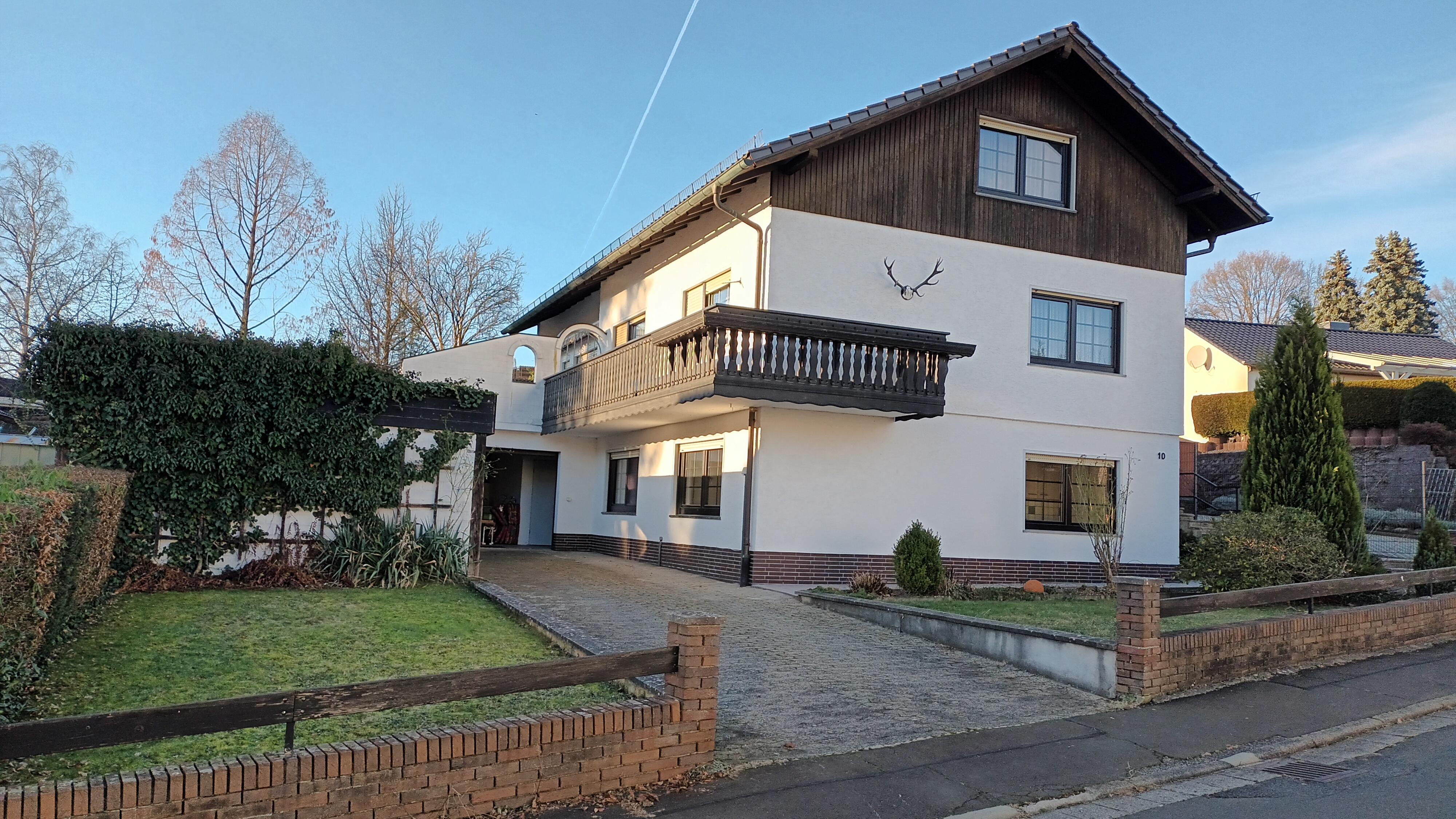 1-Familienhaus mit Einliegerwohnung in Laubach
