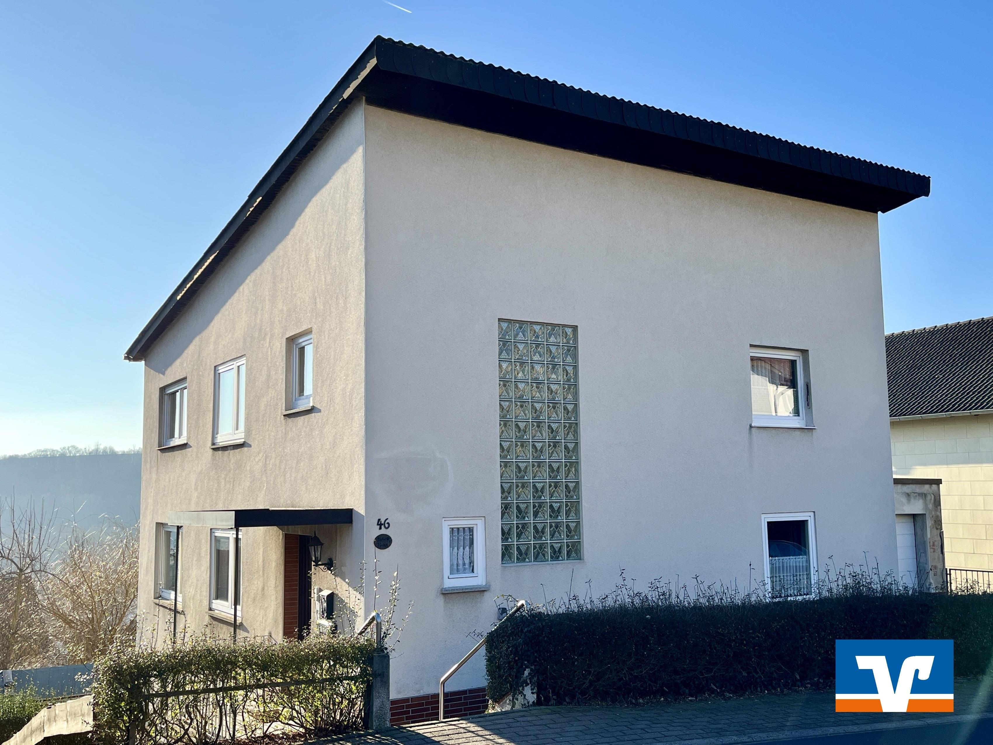 Gute Lage und Familienkomfort –  Einfamilienhaus aus den 1960er Jahren in Philippsthal
