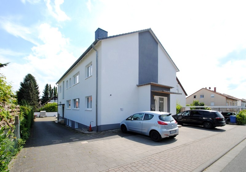 Schwalbach:  Exzellentes Mehrfamilienhaus als Kapitalanlage oder auch zur anteiligen Eigennutzung!