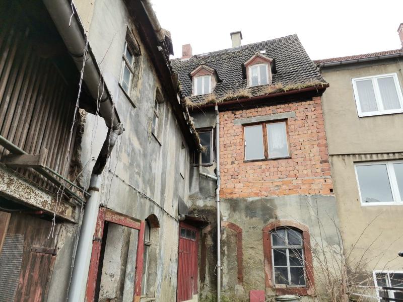 ObjNr:19221 - Sanierungsbedürftiges Mehrfamilienhaus in exponierter Lage in Nähe der Stadtverwaltung