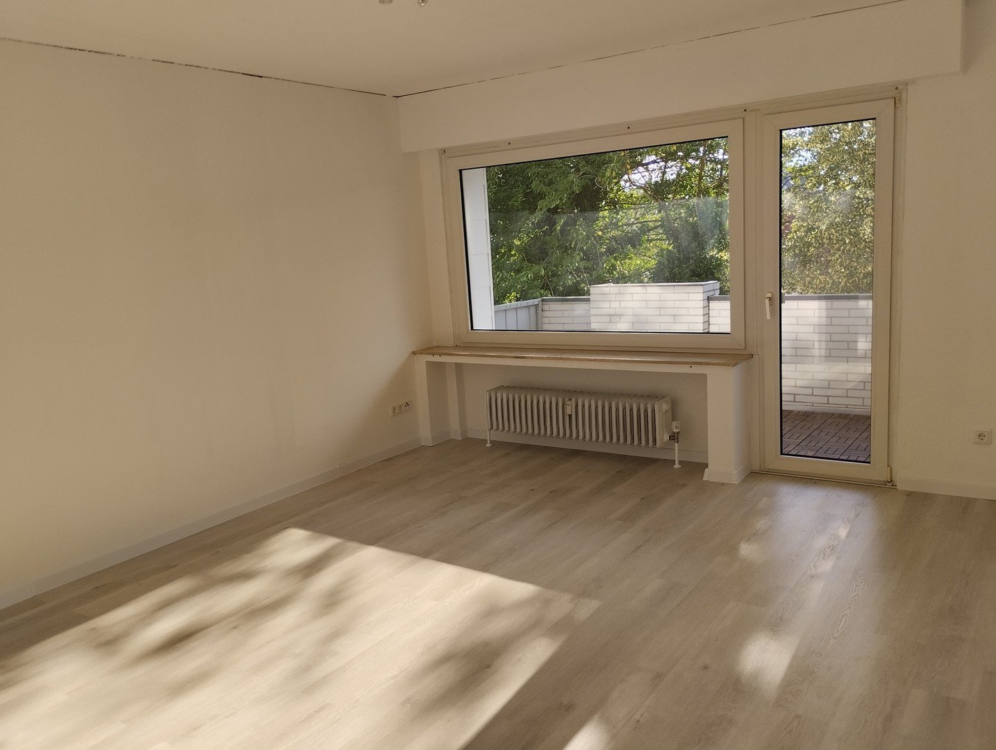 Moderne 3 bis 4 Zimmer Wohnung mit Balkon in ruhiger zentraler Lage