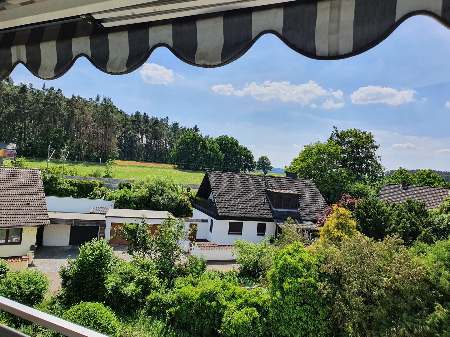 3-Zimmer-Wohnung mit Balkon und Einbauküche in Rednitzhembach