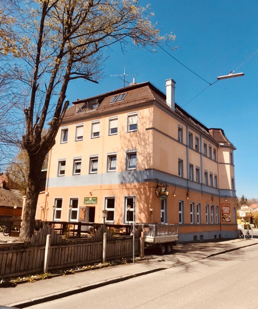 Tolle, große Dachgeschoßwohnung in Augsburg-Göggingen nähe Wertach