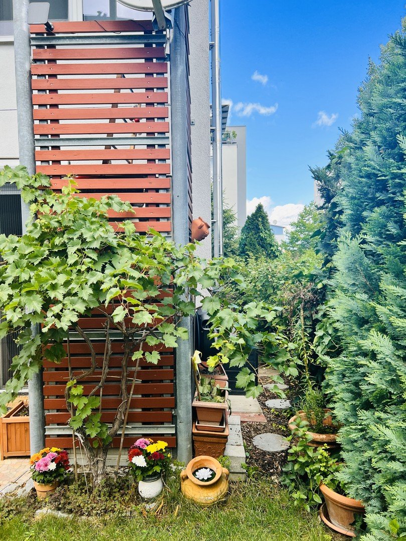 4-Zimmer-Maisonette-Wohnung/Haus im Haus/Stuttgart-Weilimdorf/Süd-Terrasse und Garten/provisionsfrei