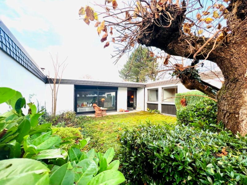 ObjNr:19465 - Großzügiger Reihenend-Bungalow in L-Form mit Garage und sonnigem Garten in MA-Vogelstang
