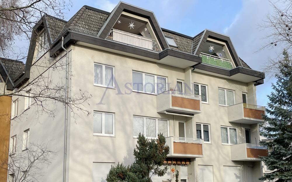 Traumhafter Ausblick ins Grüne vom Balkon der 2-Zimmer-Wohnung in Berlin Reinickendorf
