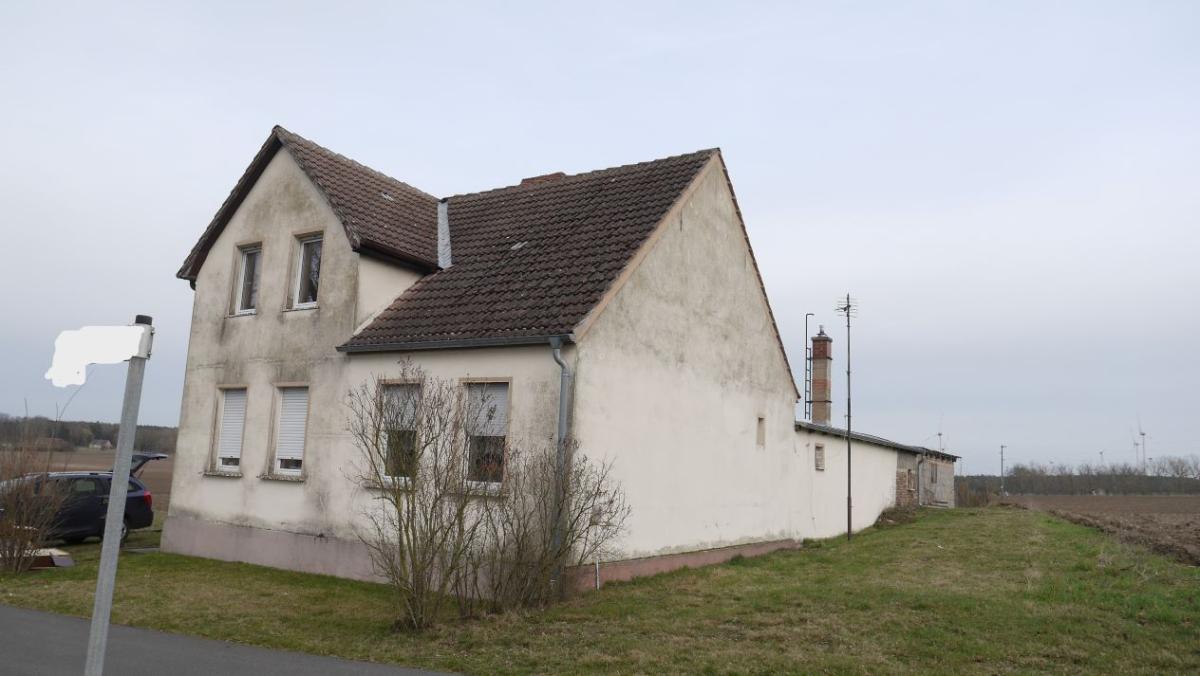 modernisierungsbedürftiges Haus, gr. Grundstück mit Nebengelassen in Treuenbrietzen OT Dietersdorf