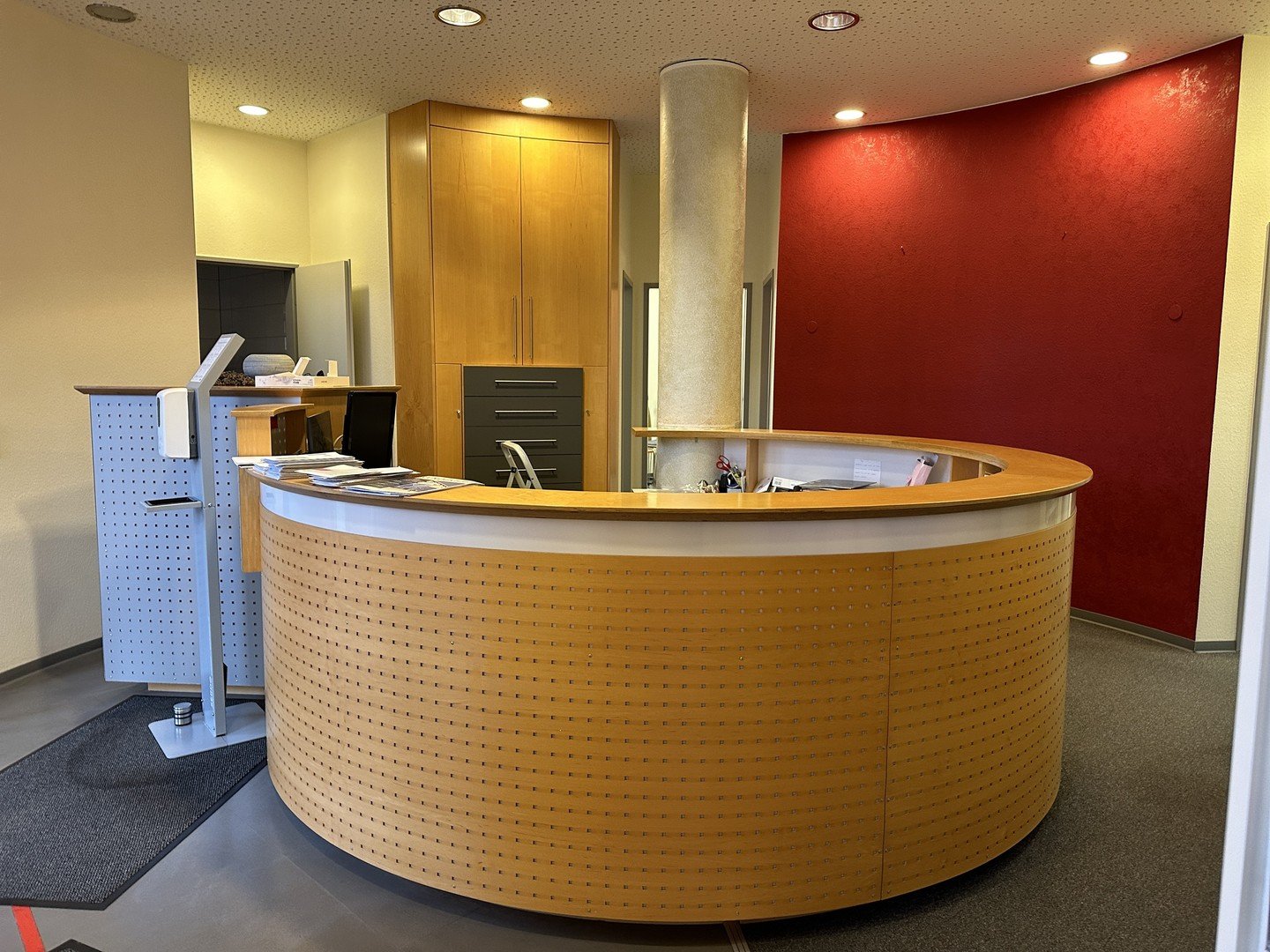 Moderne Büro / Praxisräume (ehem. Frauenarzt) in bester Geschäftslage in Übach-Palenberg