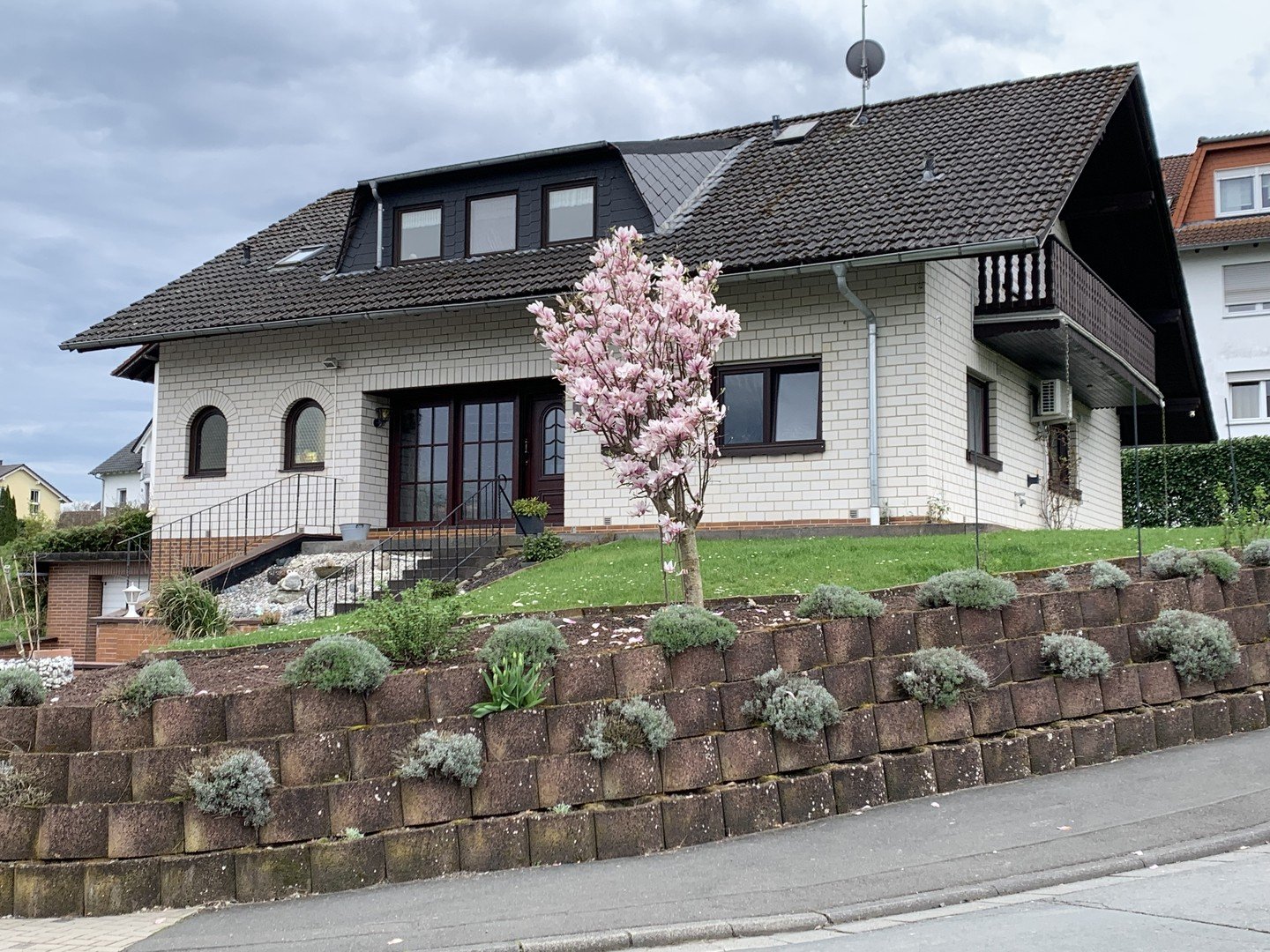 Toplage: Massives, naturnahes Einfamilienhaus in Rechtenbach bei Wetzlar