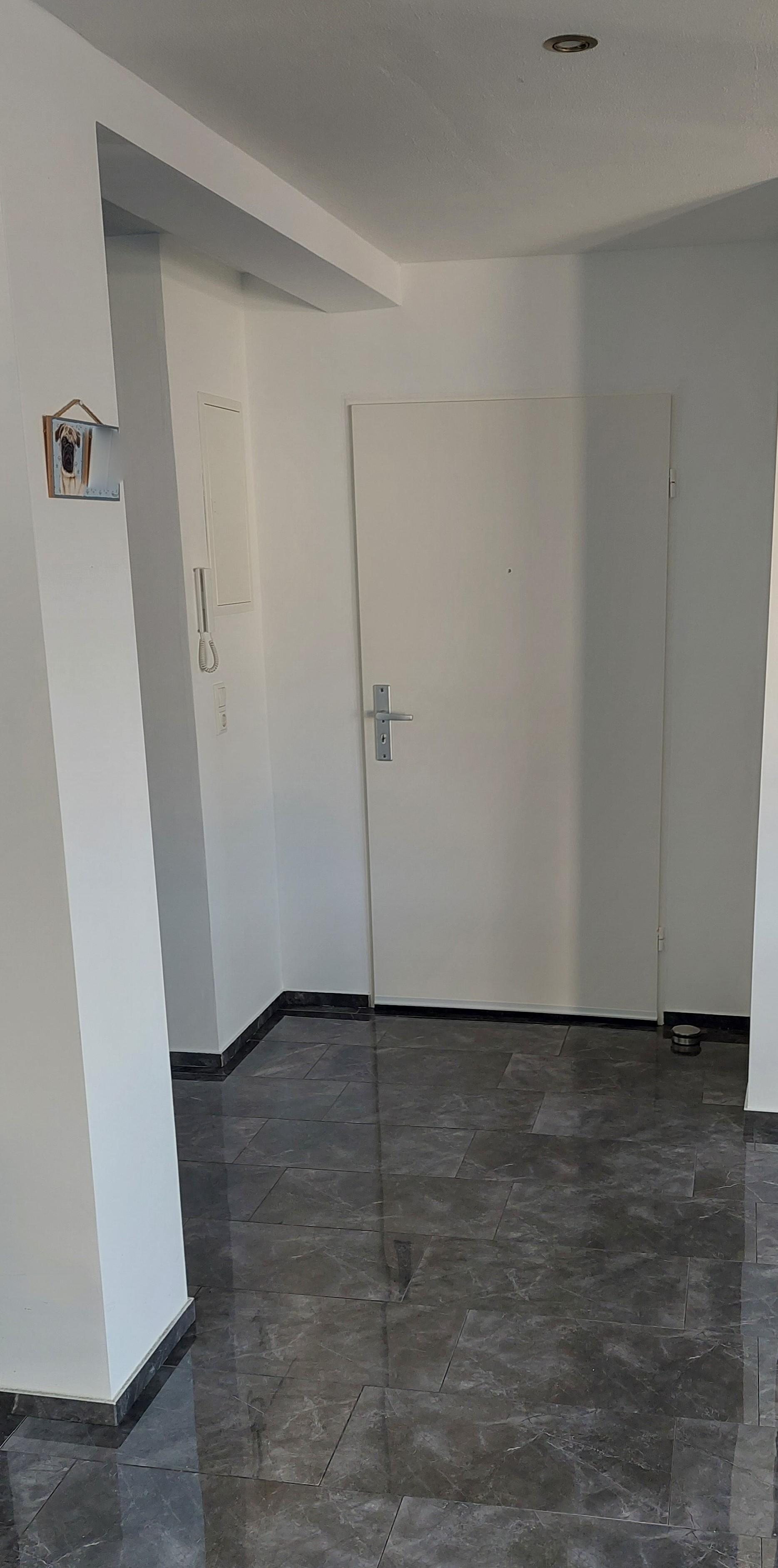 Schöne, hell u. offen gestaltete 2-Zimmer-Wohnung.. mit 2 Balkonen und 2 Stellplätze