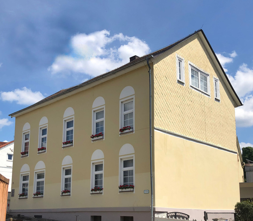 Großes Wohn- und Geschäftshaus mit viel Potenzial in bester Lage