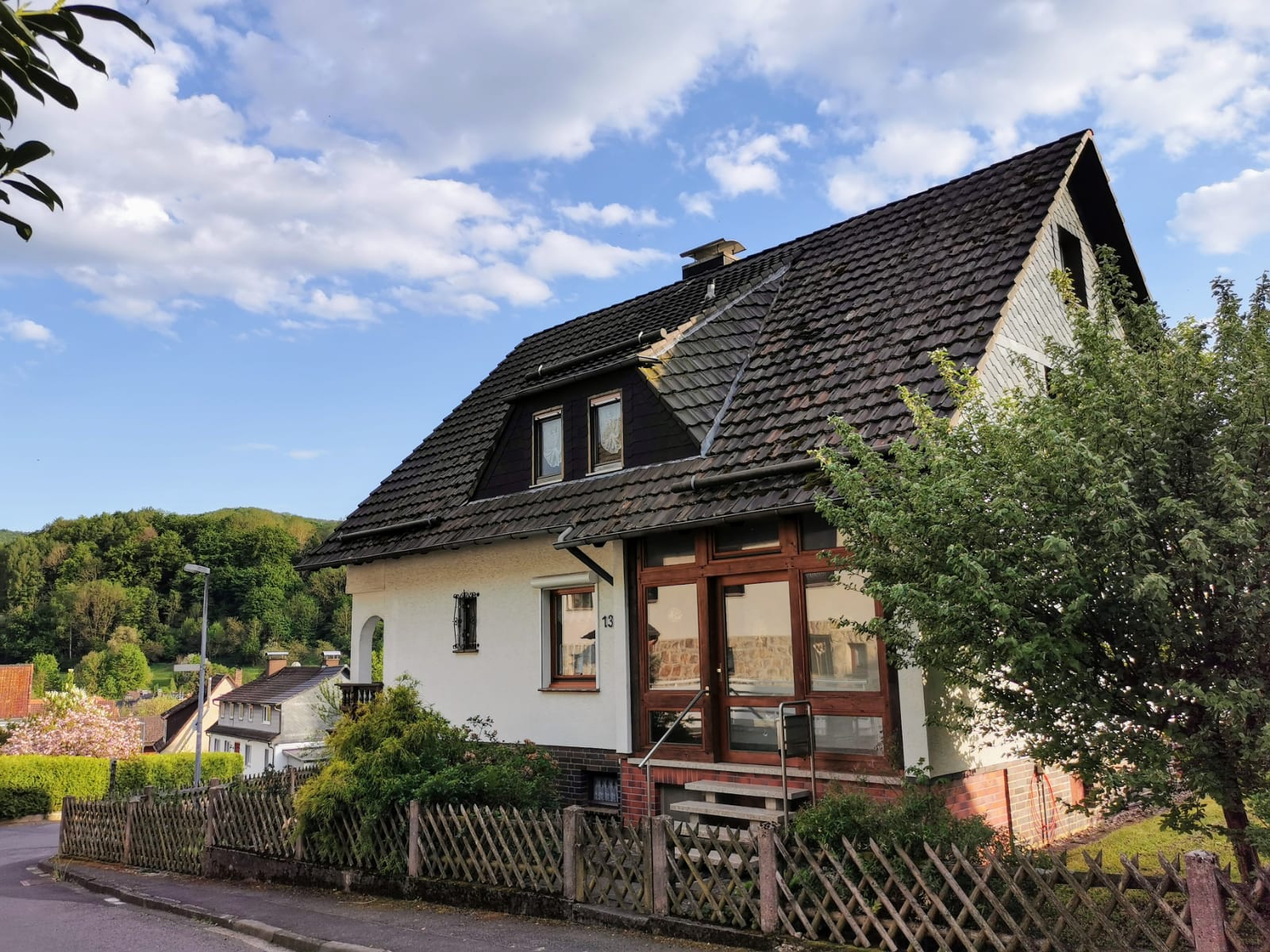 Großes Einfamilienhaus mit Panoramablick und sonnigem Wintergarten 