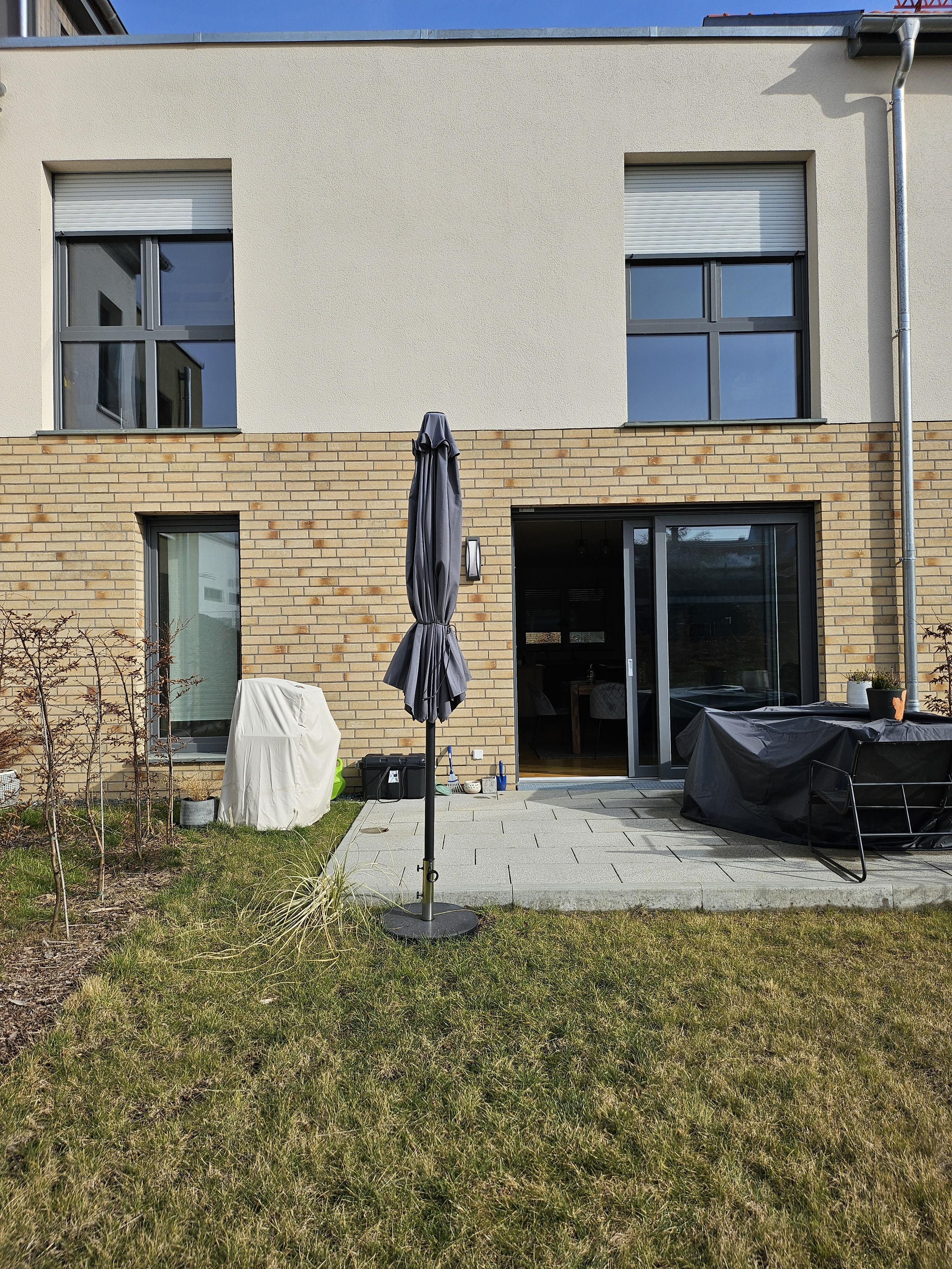REIHEN-/WOHNHAUS gehoben - neuwertig - Einbauküche - Auto-Stellplatz
