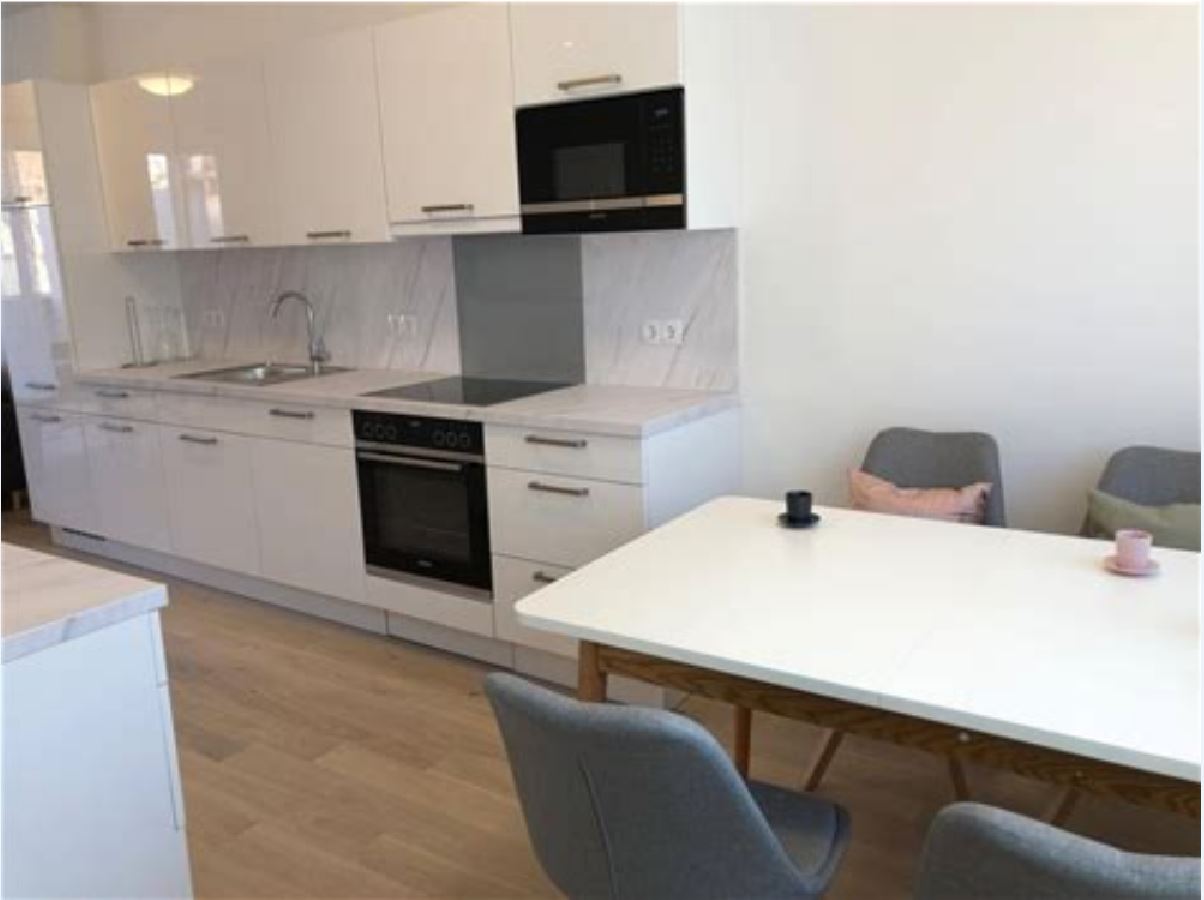 Möblierte 3-Zimmer-Wohnung mit Balkon