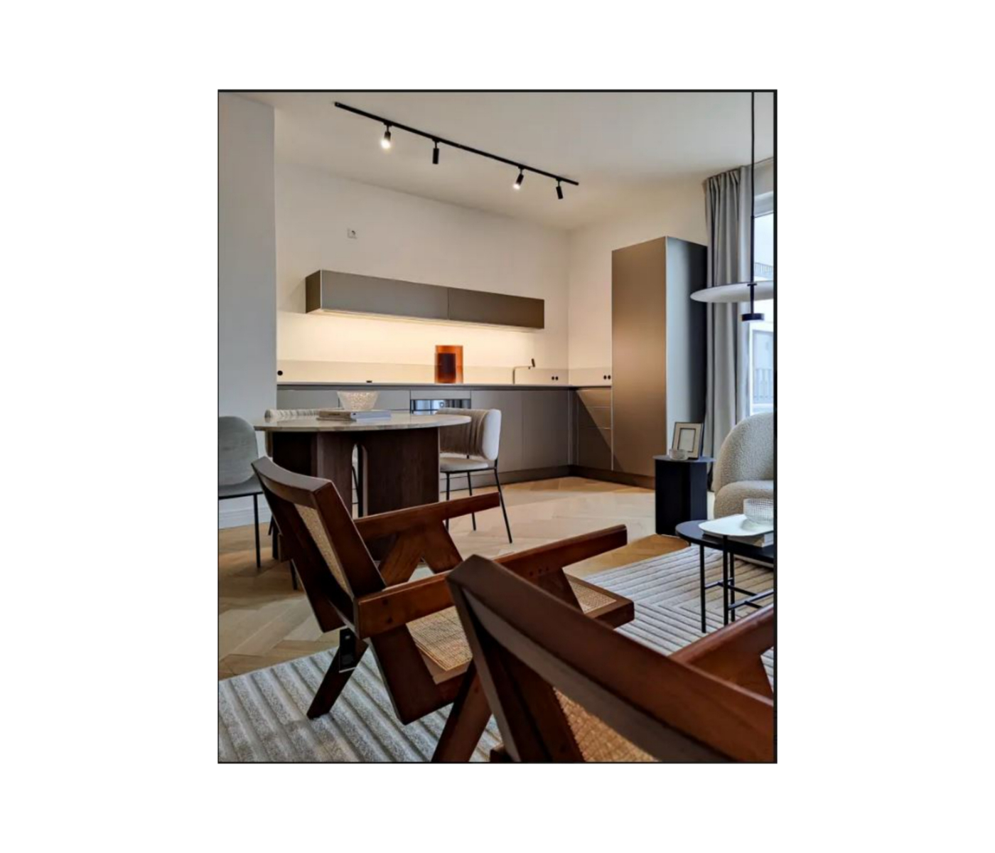 Moderne Eleganz in der Stadt: Wohnung zum Bezug verfügbar