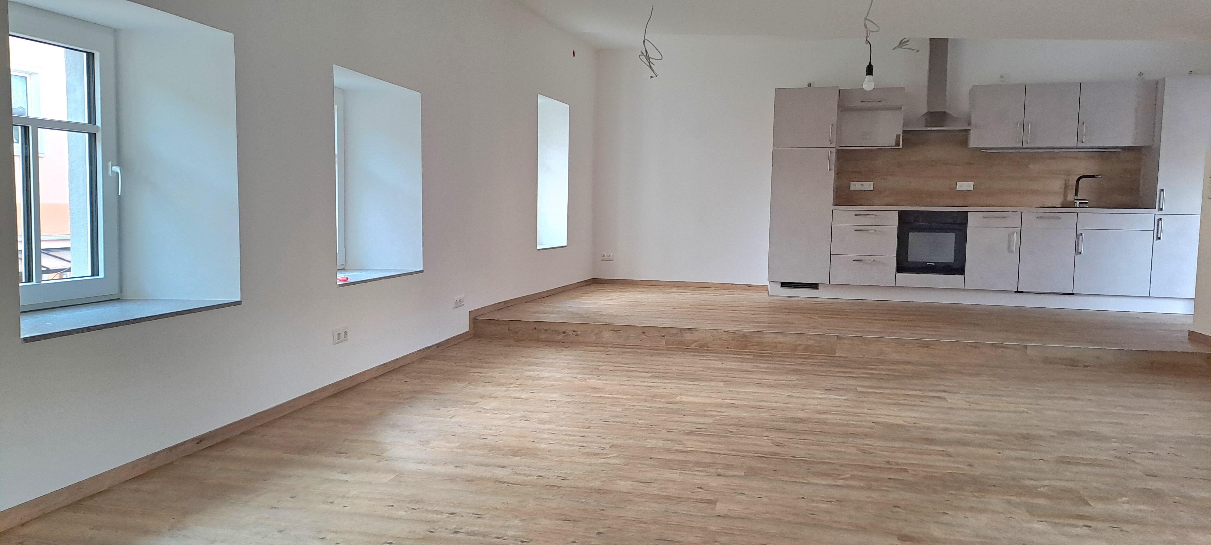 Kernsanierte Wohnung im Herzen von Oberkotzau (85 m²)