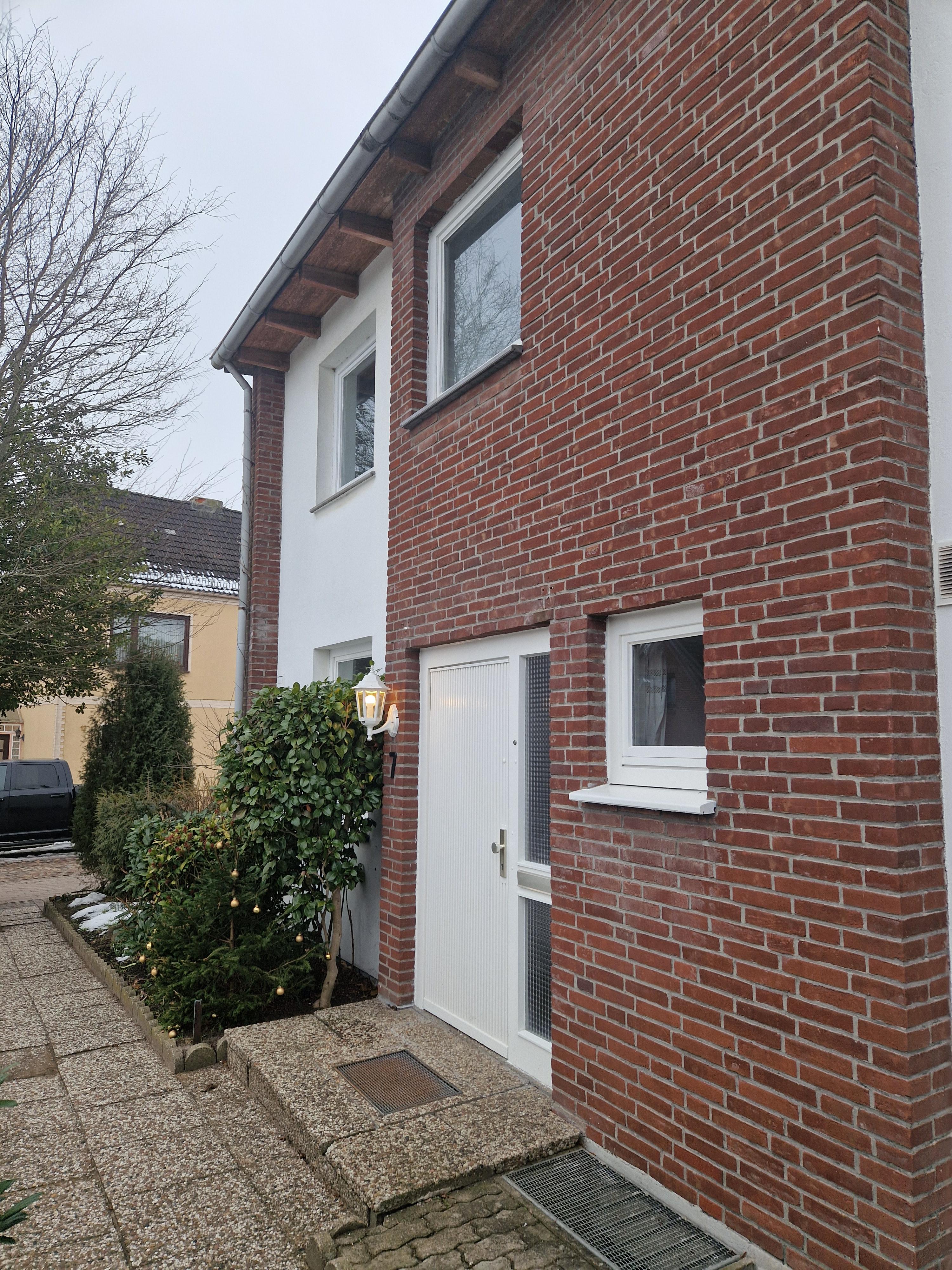 Reiheneckhaus in Kernstadtlage, provisionsfrei, Loggia, Vollkeller, Stellplatz