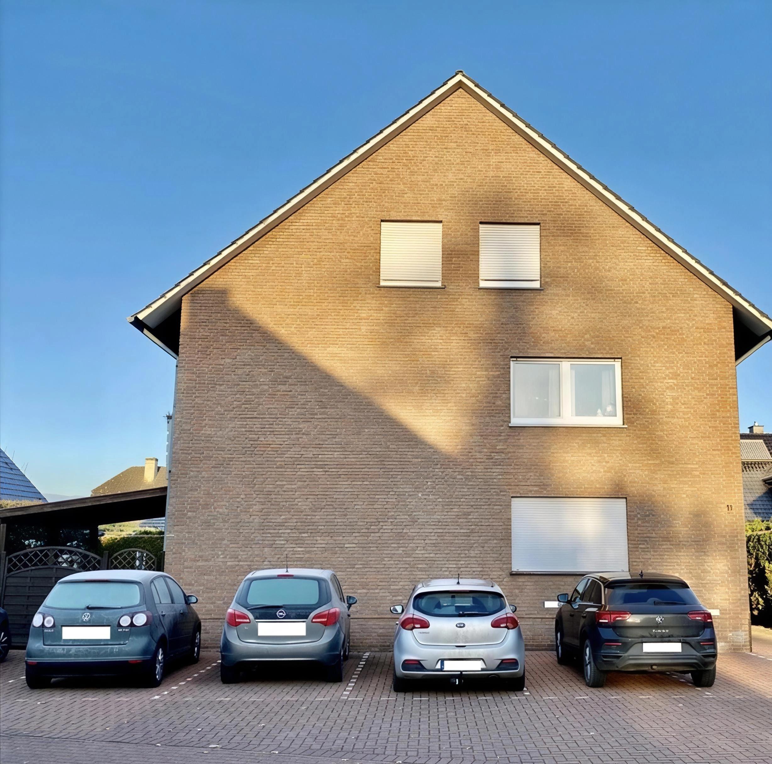 Attraktive 4-Zimmer Eigentumswohnung mit Balkon und Kellerraum