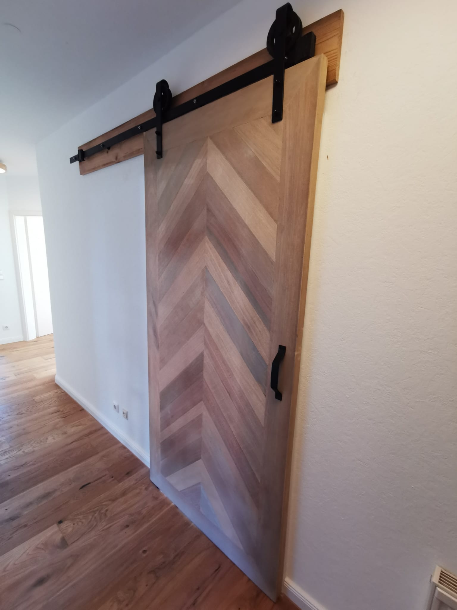 Exklusive Terrassenwohnung in ruhiger Sackgassenlage mit Kamin & Garten