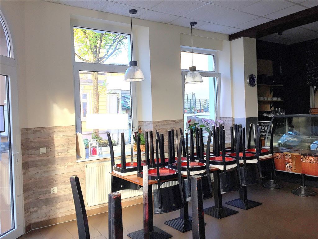 Café/Lokal/Ladenlokal mit kompletter Einrichtung (Ablöse 30000€) in guter Innenstadtlage abzugeben