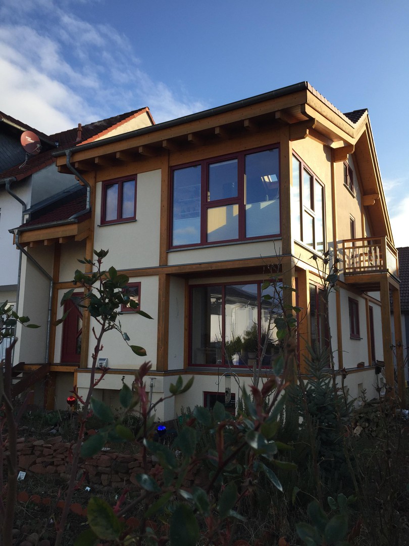 Reihenendhaus in biologischer Holzständerbauweise mit sonnigem Garten (Versteigerung)