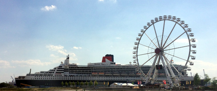Queen Mary 2 im Hafen