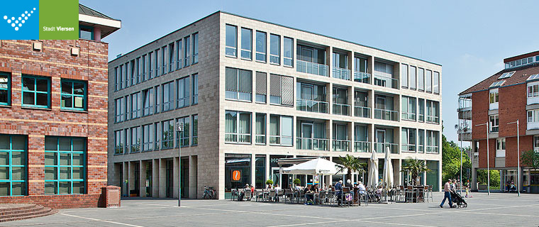 Rathaus und Bibliothek